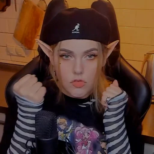 Стікер AlinaRinRin Emotes 👊