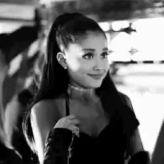 Ariana Grande emoji 😀
