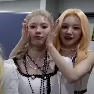 Стікер (G)I-DLE 🤪