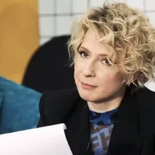 Яна Чурикова stiker 😯