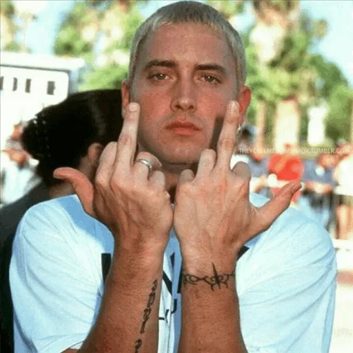 Эмодзи Eminem Fingers 😣
