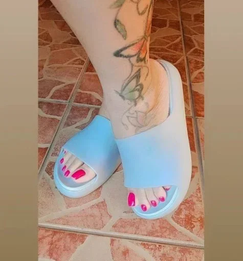 Foot lovers sticker 💙