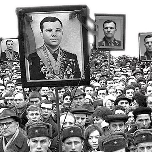 Стикер Telegram «Юрий Гагарин» 👊