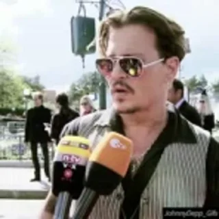 Эмодзи Johnny Depp 😏