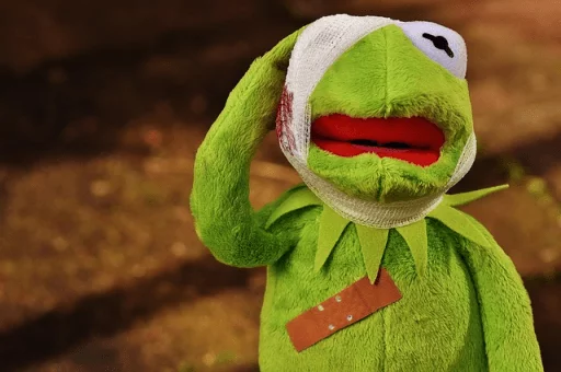 Kermit by Dradoz & Luke emoji 🤕