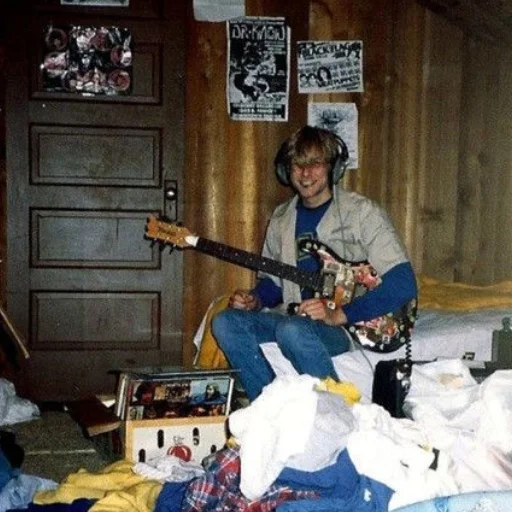 Эмодзи Kurt Cobain 😁