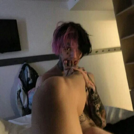 Эмодзи Lil Peep 😗