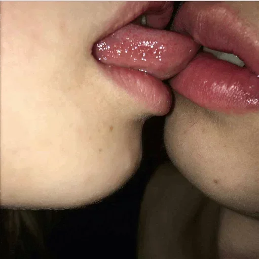 Стикер Only few kisses ❤️