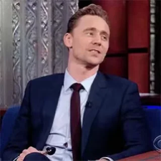 Tom Hiddleston | Том Хиддлстон stiker 👌