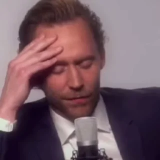 Tom Hiddleston | Том Хиддлстон emoji 🤢