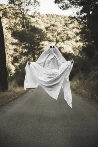Стікер Telegram «Vimbing ghost» 🧘