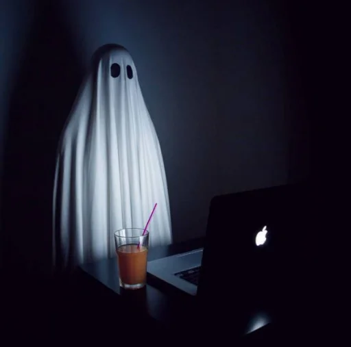 Стікер Telegram «Vimbing ghost» 🕶