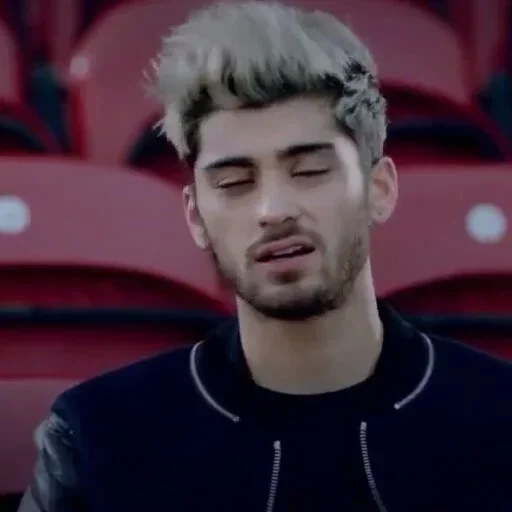 Эмодзи Zayn Malik 😗